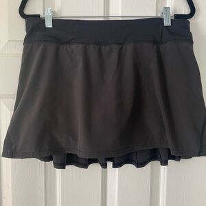 Lululemon tennis skirt black size 10